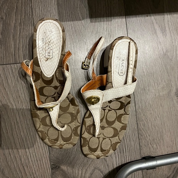 Coach Kitten Heels - Picture 2 of 4